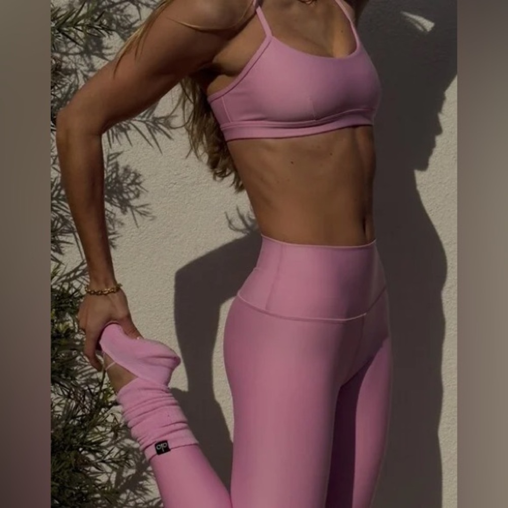 ALO | airlift set  intrigue bra (XS) and leggings (XXS) | wild rose